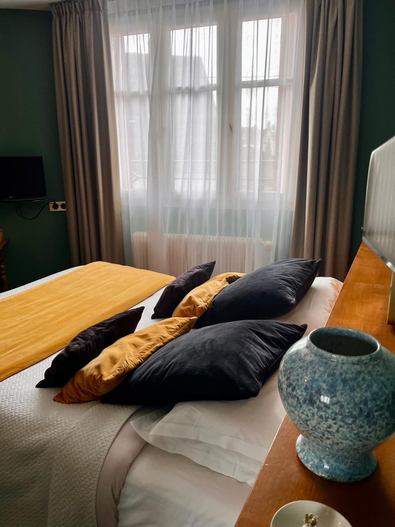 Le Temeraire Hotel Charolles Buitenkant foto