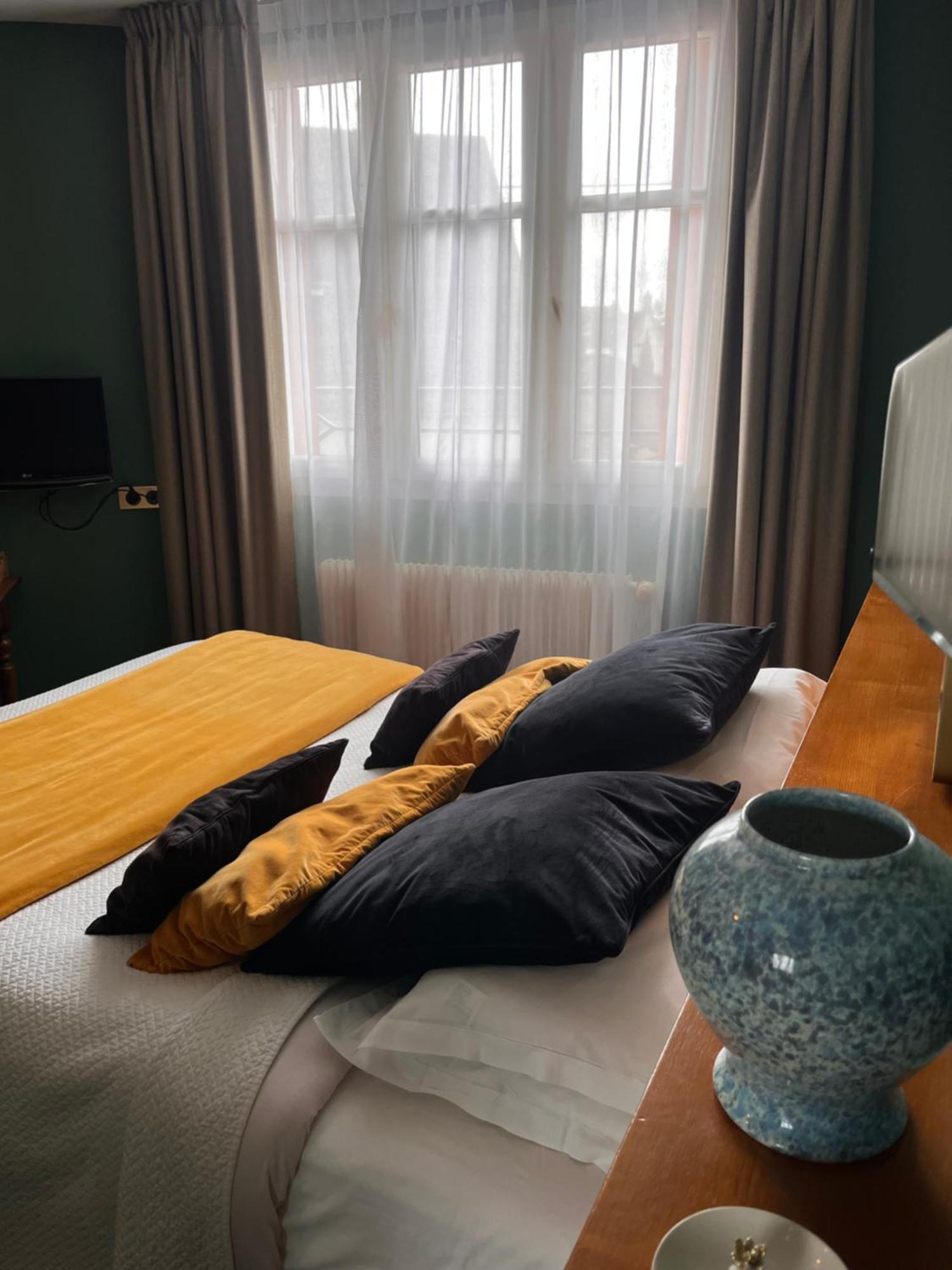 Le Temeraire Hotel Charolles Buitenkant foto